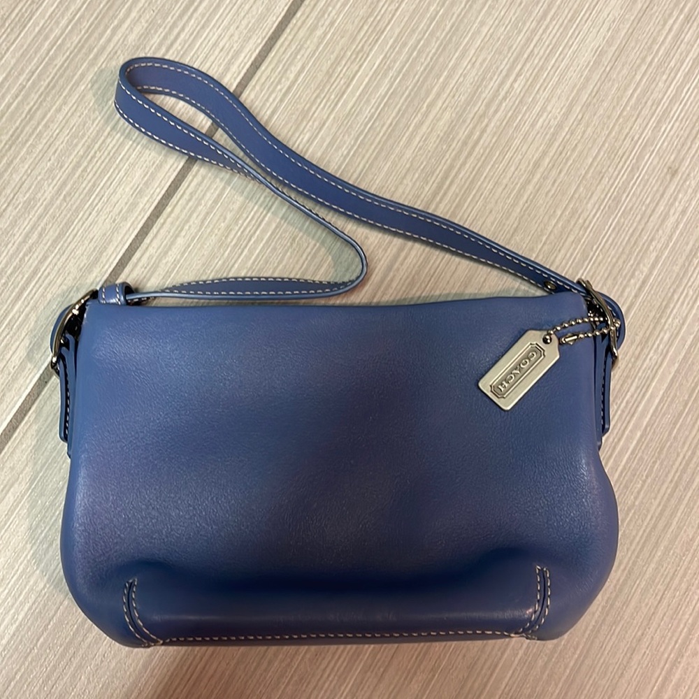 Coach leather small purse, brand new